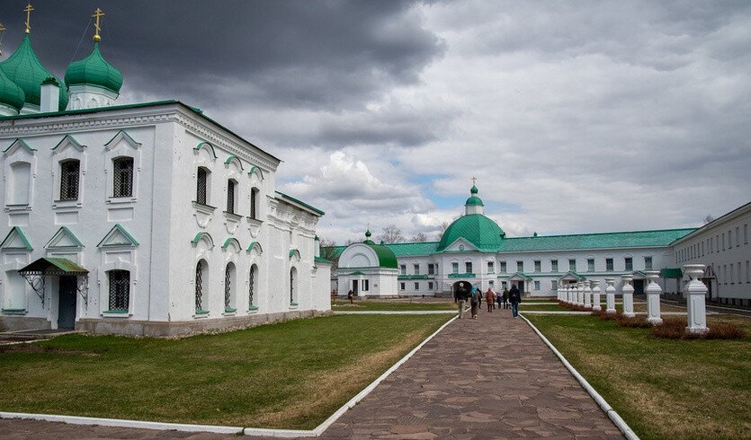 Святыни Приладожья: Александро-Свирский и Введено-Оятский монастыри – автобусные экскурсии для организованных групп от 1950 рублей