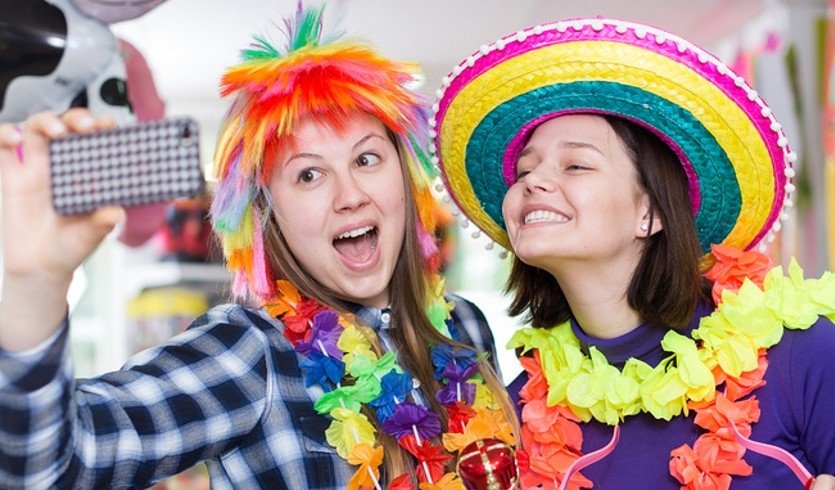 Новогодняя вечеринка в гавайском стиле – фото №4 – Яков Филимонов / Фотобанк Лори Новогодняя вечеринка в гавайском стиле – новогодние корпоративы от 4100 рублей