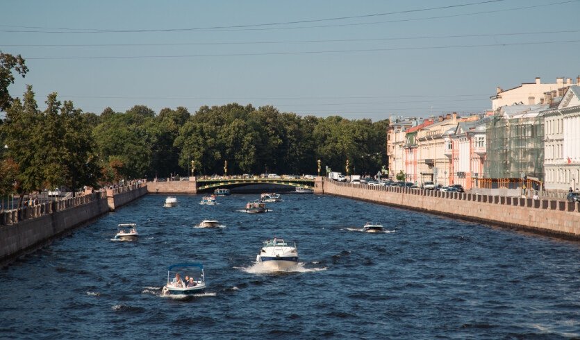 Река Фонтанка и вид на Пантелеймоновский мост – водные экскурсии по рекам и каналам