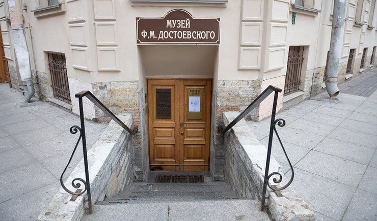 Достоевский в Петербурге - автобусная экскурсия для заказных групп от 465 рублей