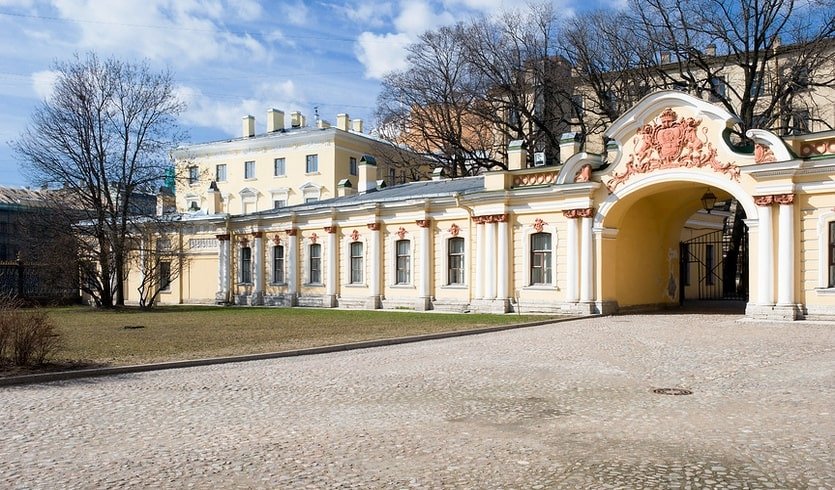 Флигель Шереметевского дворца – сборные экскурсии для школьников в Санкт-Петербурге от 850 рублей