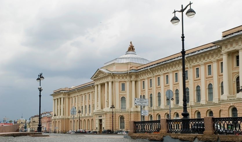 Вокруг Академии художеств – фото №6 – Фотобанк Лори/ Александр Щепин  Вокруг Академии художеств – Пешеходные экскурсии