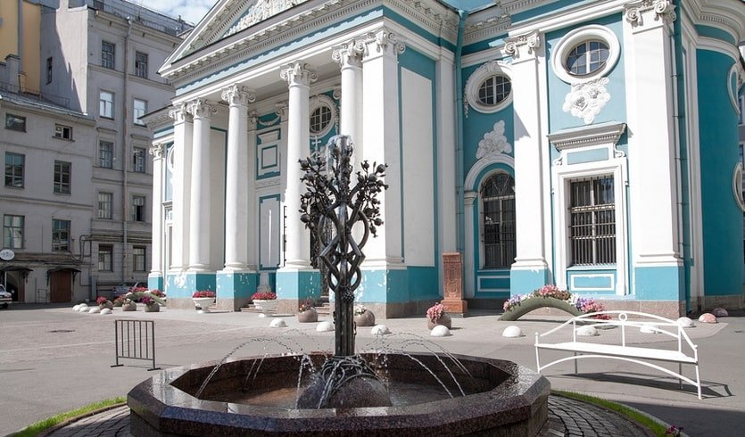 Бирюзовая жемчужина Невского проспекта (Армянская церковь) – Пешеходные экскурсии