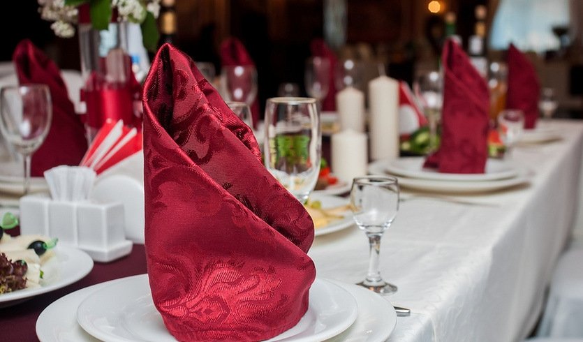 Банкетный стол — Новогодние корпоративы от 1100 рублей