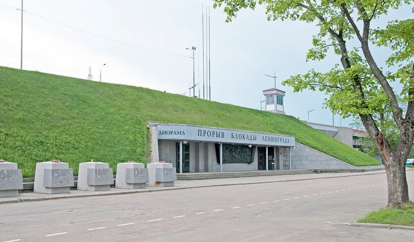 На месте том, пустом доныне, трава живая не растет... (Невский пятачок - Синявинские высоты - Сологубовка) — Автобусные загородные