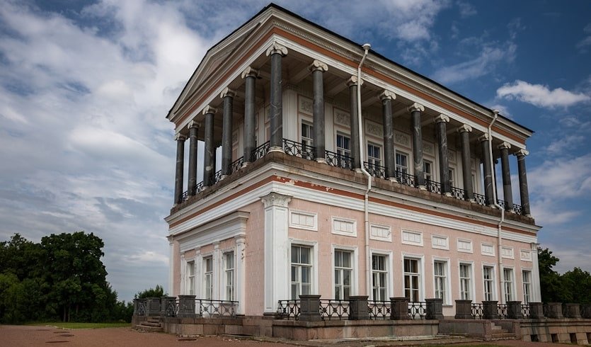 VIP-экскурсия в Петергоф на катере – Индивидуальные (VIP) экскурсии и туры в Санкт-Петербурге от 42700 руб.