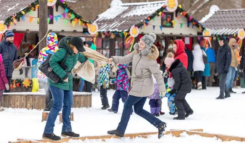 Народное гуляние на Масленицу – сборные экскурсии для школьников в Санкт-Петербурге
