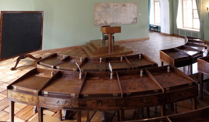 Пушкин (Царское Село) — автобусная экскурсия для школьников от 25100 рублей