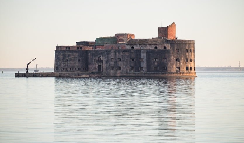 VIP-экскурсия по фортам Кронштадта (форты Милютин, Александр, Тотлебен) — Индивидуальные (VIP) экскурсии и туры в Санкт-Петербурге от 19800 руб.