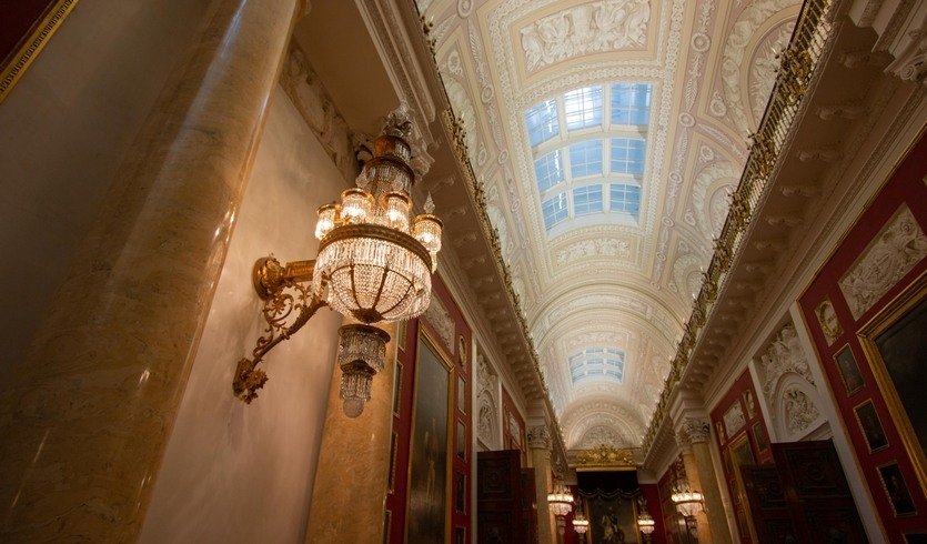 Интерьер Зимнего дворца – экскурсии и программы для детей от 1800 рублей