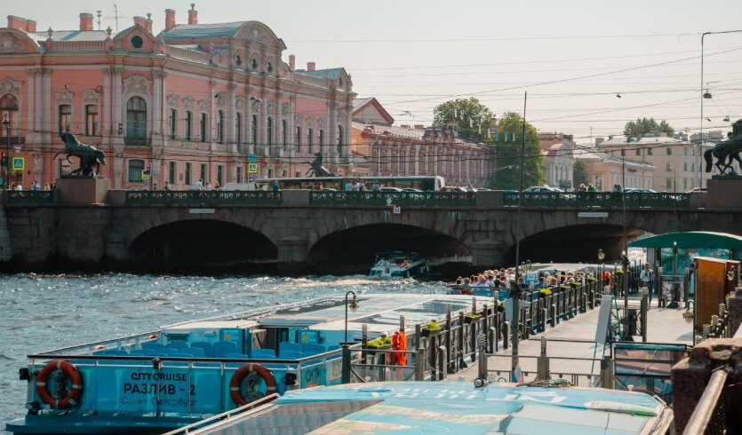 Река Фонтанка, Аничков мост – водные экскурсии по рекам и каналам Река Фонтанка, Аничков мост – водные экскурсии по рекам и каналам