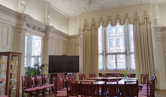 Зал библиотеки – дворцы и особняки от 850 рублей