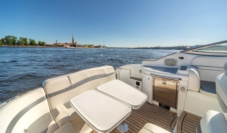 Корма катера – аренда катера в СПб от 20000 рублей Корма катера – аренда катера в СПб от 20000 рублей