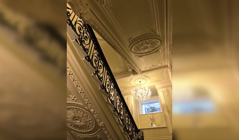 Через нефтяные тернии в синие волны «Индиго» — Дворцы и особняки