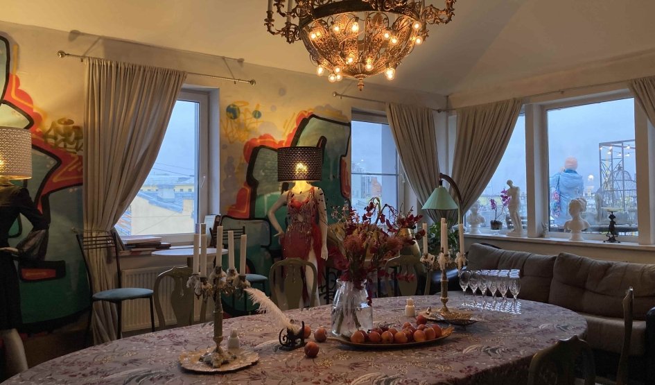 Лекция «Легкие жанры старого Петербурга: Буффы, кинотеатры, кабере» в Культурном центре «Место под крышей» Лекция «Легкие жанры старого Петербурга: Буффы, кинотеатры, кабере» в Культурном центре «Место под крышей»