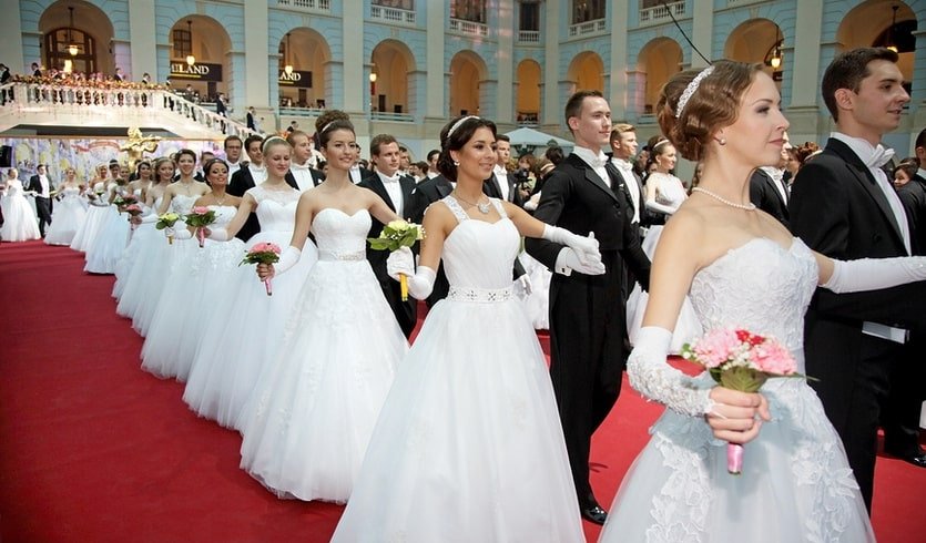 Бал – интерьерные экскурсии от 1300 рублей Бал – интерьерные экскурсии от 1300 рублей