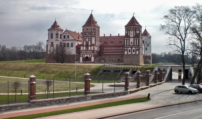 Мирский замок – Туры и круизы из Петербурга от 12900 рублей