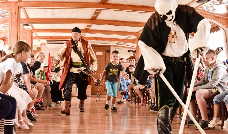 Балтийские витальеры в поисках клада – сборные экскурсии для школьников в Санкт-Петербурге