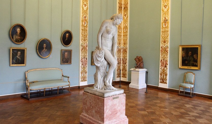 Интерьер Русского музея - Сборные экскурсии для школьников в Санкт-Петербурге