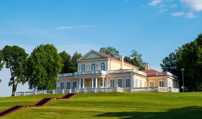 Путевой дворец Петра I. Работа Жана-Батиста Леблона – интерьерные экскурсии от 2450 рублей