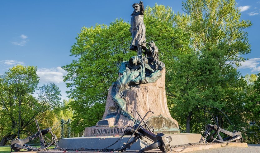 Форт Красная горка и Кронштадт: на страже морских границ России – загородные экскурсии