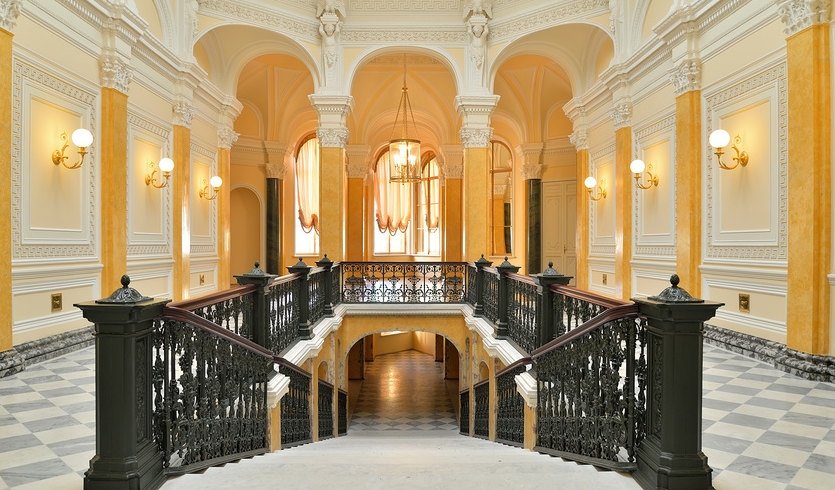 Парадная Мраморная лестница — экскурсии для школьников от 940 рублей