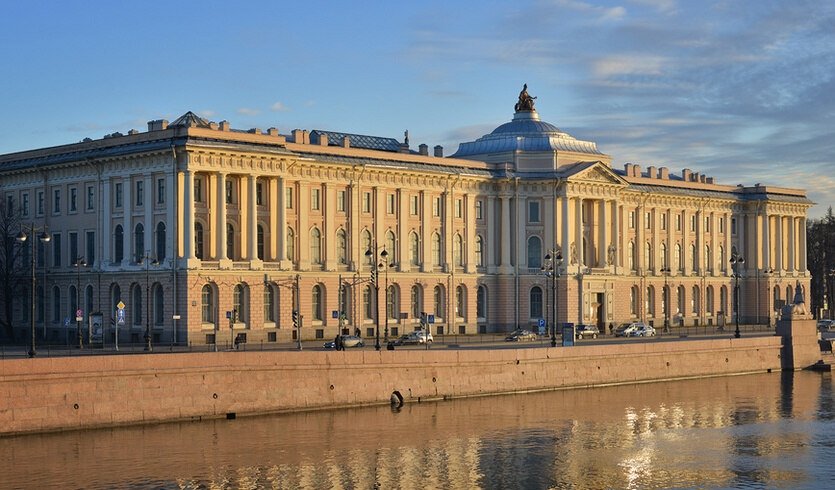 Краткий экскурс в историю античности (отдел слепков и парадные залы Академии художеств) — Музеи