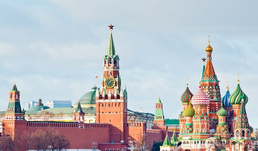 Спасская башня Кремля и Собор Василия Блаженного – туры в Москву от 24600 рублей