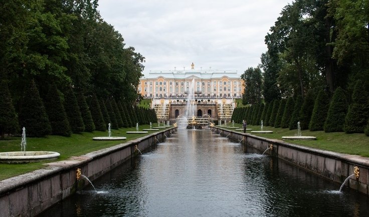 В Петербург с детьми Лайт! с понедельника – фото №3 В Петербург с детьми Лайт! с понедельника – тур в СПб от 17220 рублей Photo by Elina Sitnikova on Uplash