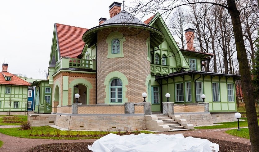 Каменный остров, часть 2 – пешеходные экскурсии для заказных групп от 290 рублей