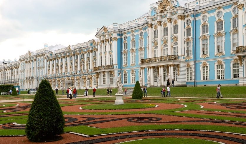 Семейное путешествие в Петербург – сборные туры в Санкт-Петербург от 10450 рублей