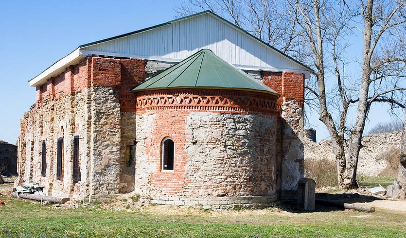 От Копорья до Ивангорода. Замки и творцы — фото № 4 — Фотобанк Лори / Александр Щепин От Копорья до Ивангорода. Замки и творцы — Автобусные загородные