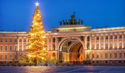 Новогодние огни с бокалом шампанского и подарками — автобусная экскурсия от 1300 руб.