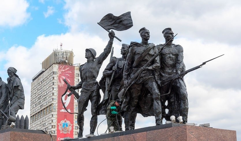 Скульптуры – сборные экскурсии для школьников в Санкт-Петербурге