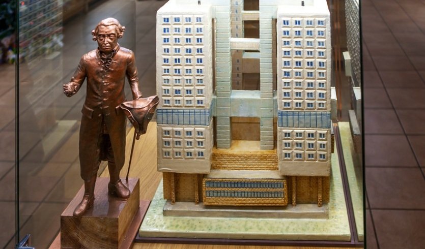 Дом Советов из марципана — Туры и круизы из Петербурга от 20000 рублей