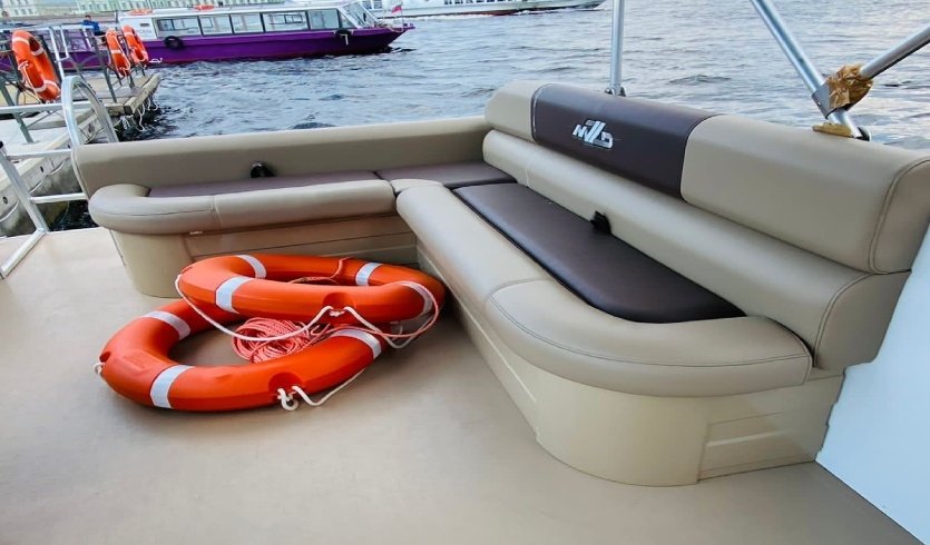 Спасательные круги – водные экскурсии по рекам и каналам от 9000 рублей