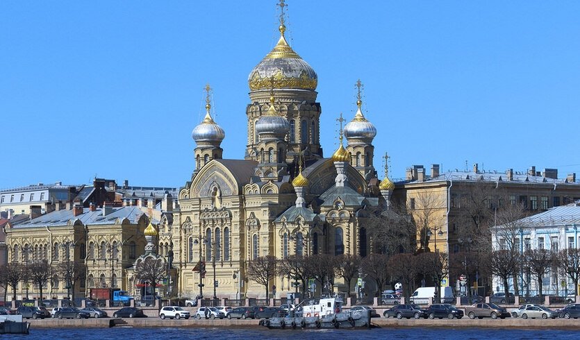 По Оптинскому подворью на Васильевском острове — Фото № 1 — Фотобанк Лори / Григорий Писоцкий  По Оптинскому подворью на Васильевском острове — Музеи