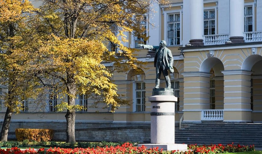 Смольный. Три эпохи — Музеи