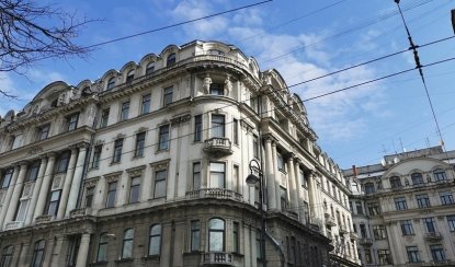 Дворы и парадные Петроградской стороны – пешеходные экскурсии от 700 рублей