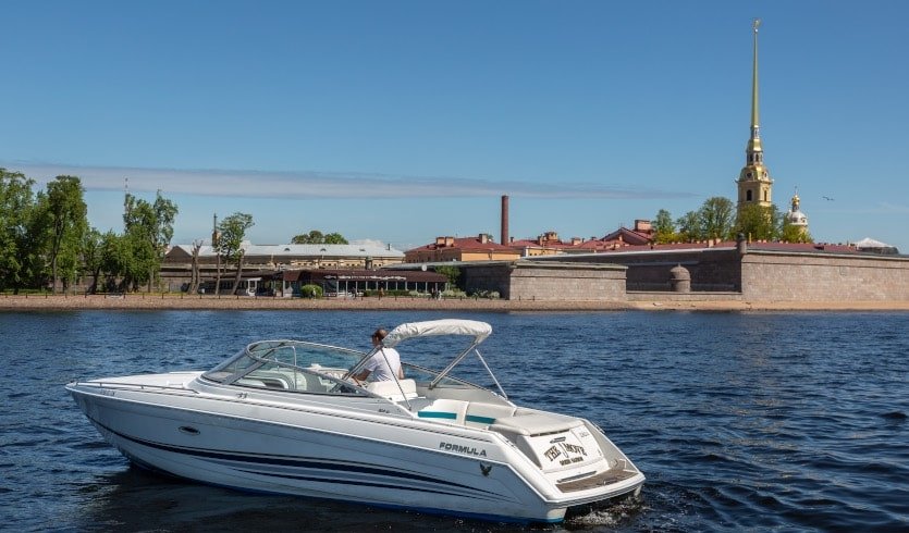 На катере в Орешек — Индивидуальные (VIP) экскурсии и туры в Санкт-Петербурге от 12000 руб.