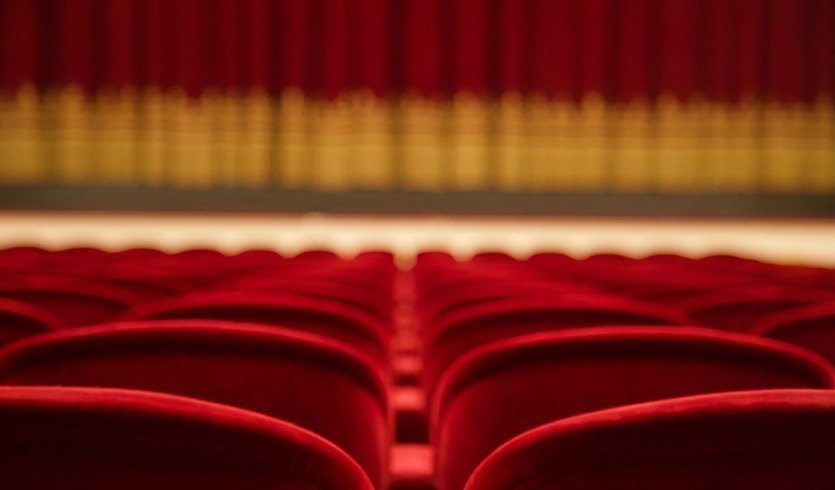 «Не все театры начинаются с вешалки» (театр комедии им. Н.П. Акимова) - экскурсия для групп — Интерьерные