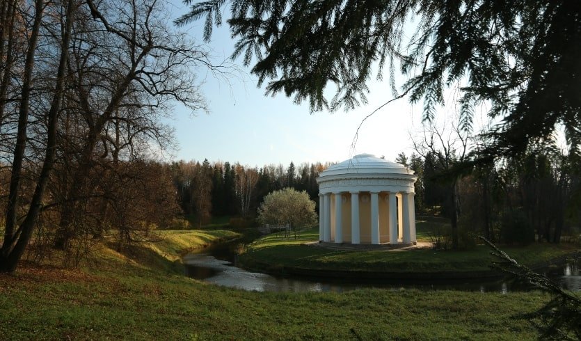 Хозяйка Павловского дворца – Автобусная экскурсия в Павловск (с посещением Жилых комнат императрицы Марии Федоровны) — автобусные экскурсииот 1100 руб.