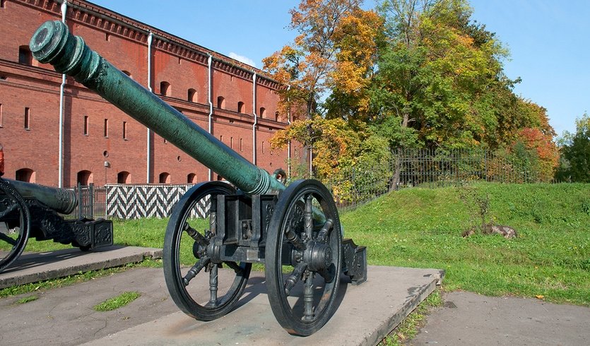 Артиллерийский музей — Сборные экскурсии для школьников в Санкт-Петербурге от 650 рублей