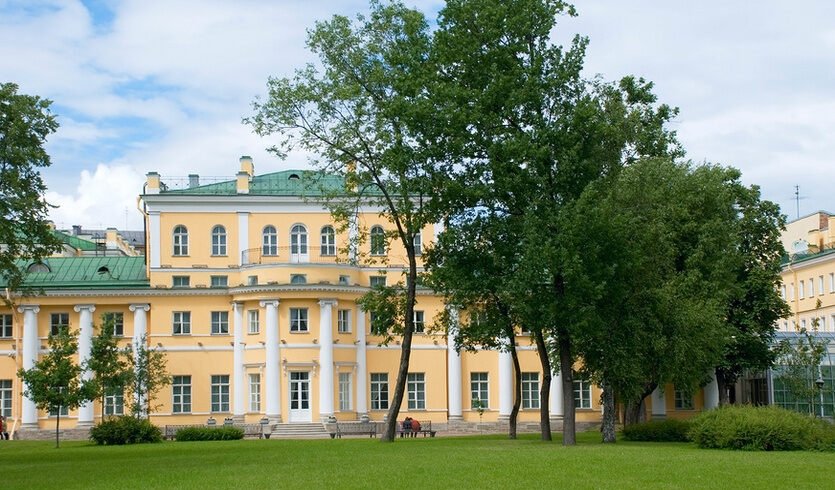 Полководец А. В. Суворов в Петербурге (для заказных групп) – автобусные экскурсии для организованных групп от 450 рублей