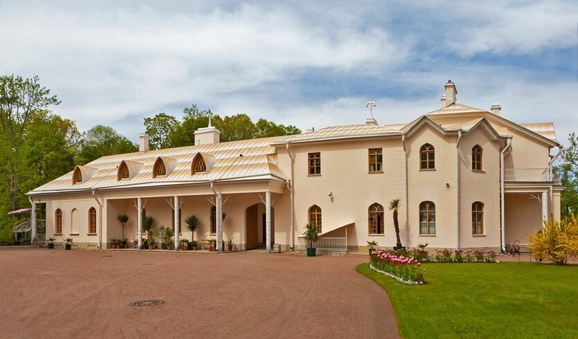 История о рыцарях и фермерах: Александрия, Фермерский дворец — фото №1 — Фотобанк Лори/Сергей Афанасьев История о рыцарях и фермерах: Александрия, Фермерский дворец — Дворцы и особняки