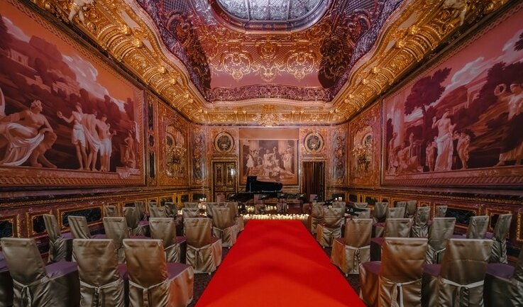 Интерьер зала – дворцы и особняки от 2500 рублей