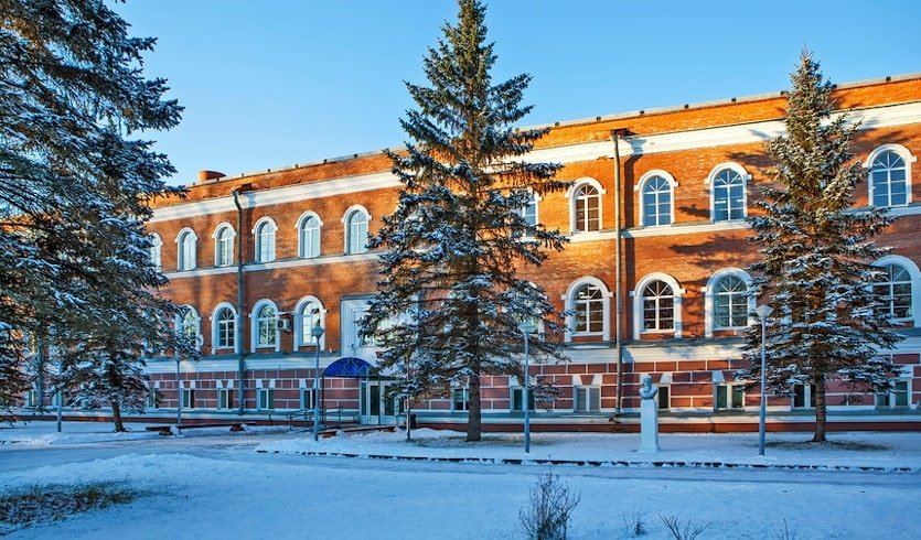 Жемчужина творчества Н.Л. Бенуа в Лисино-Корпусе — автобусные экскурсии от 1850 руб.