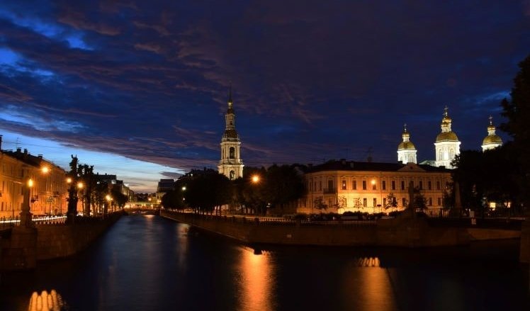 Санкт-Петербург – город, исполняющий желания! – фото №5 – Photo by Mason Kimbarovsky on Unsplash Санкт-Петербург – город, исполняющий желания! – Пешеходные экскурсии от 530 рублей