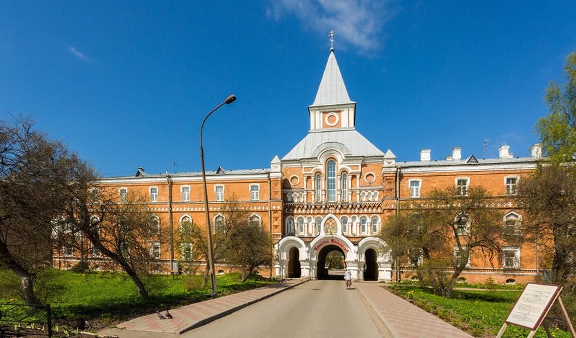 Прелестные уголки южного взморья (с посещением дворца Бельведер и Ропшинского ипподрома) – фото №1 – Фотобанк Лори / Сергей Васильев Прелестные уголки южного взморья (с посещением дворца Бельведер и Ропшинского ипподрома) – автобусные загородные экскурсии