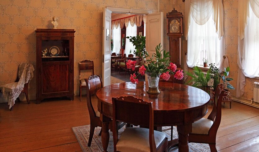 Тихвин (с посещением дома-музея Н. А. Римского-Корсакова) — Автобусные загородные